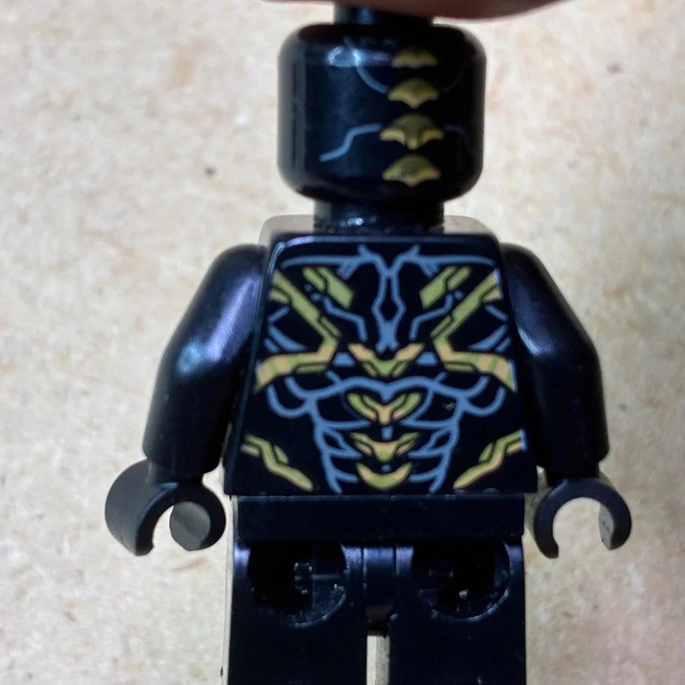 Lego Minifigure Avengers Endgames Outrider- Super Heroes